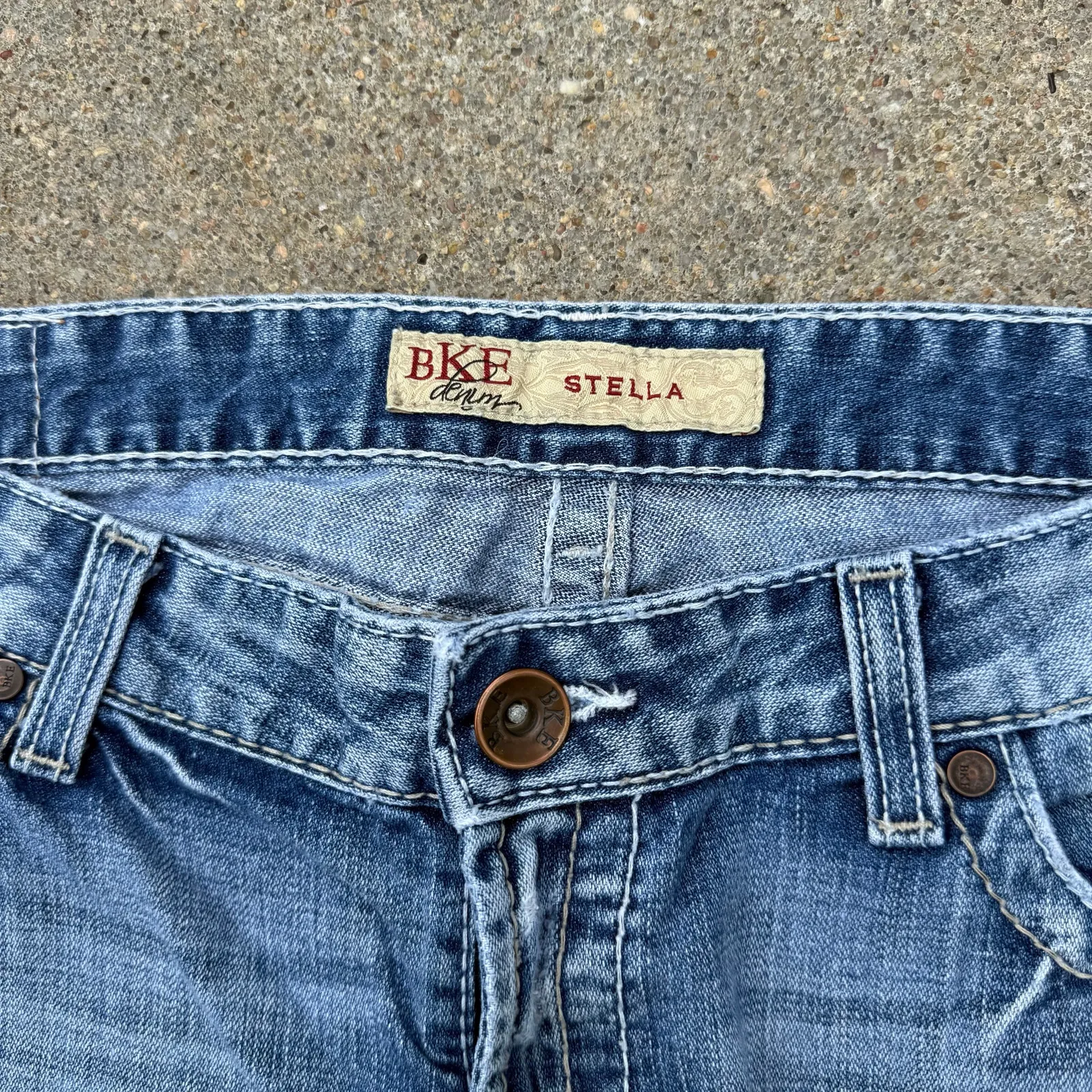 Y2K Buckle BKE Stella 30x31 1/2 Low Rise Flare Faded Worn In Jeans - Image 5