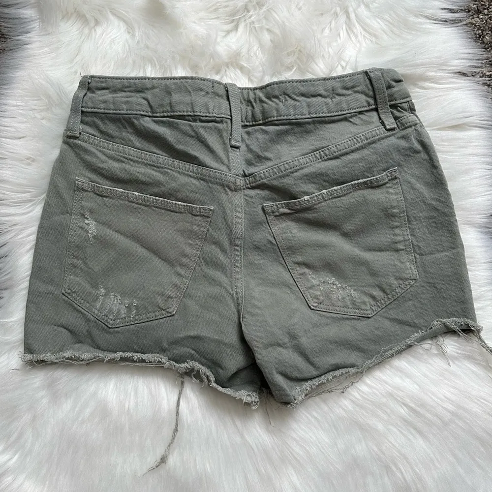Universal Thread Vintage Midi Green Shorts - Image 4