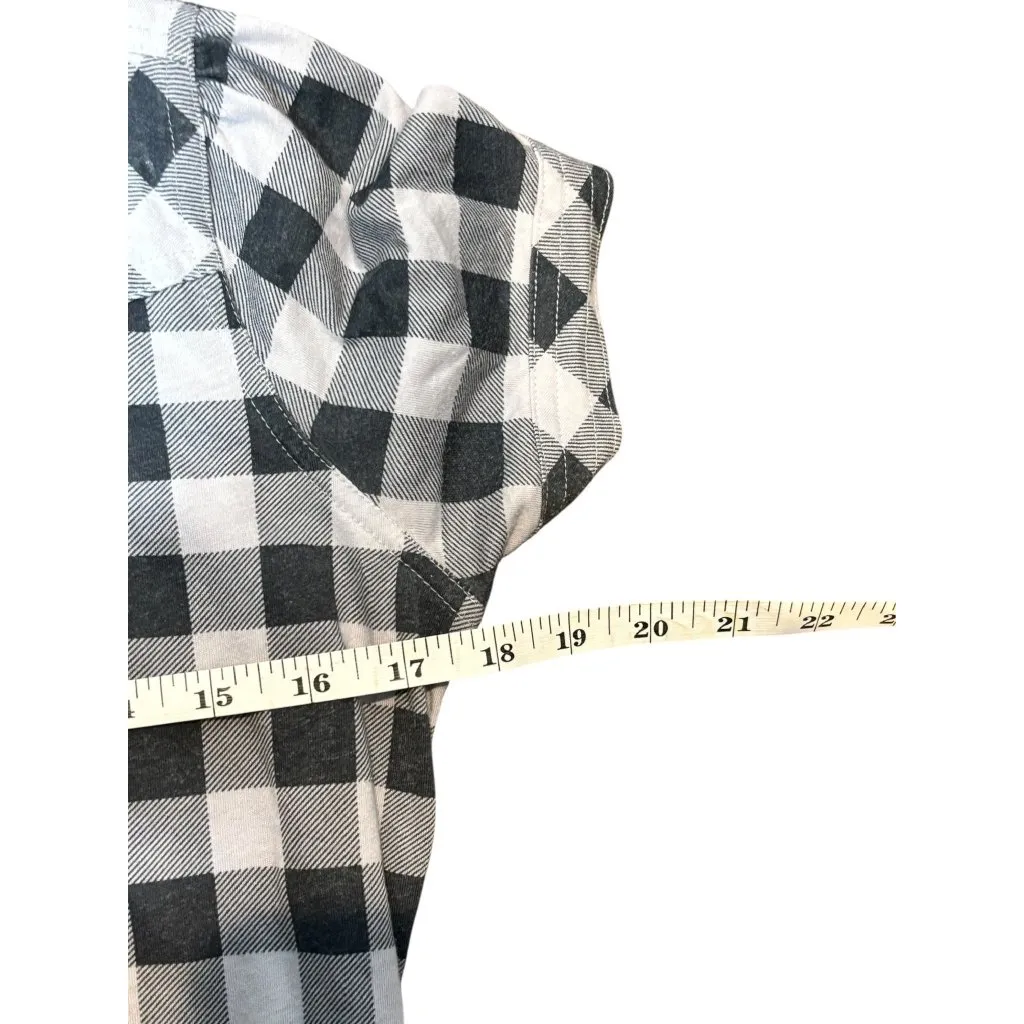 UnionBay Women's Gray & Black Plaid Buttoned Top - Image 5