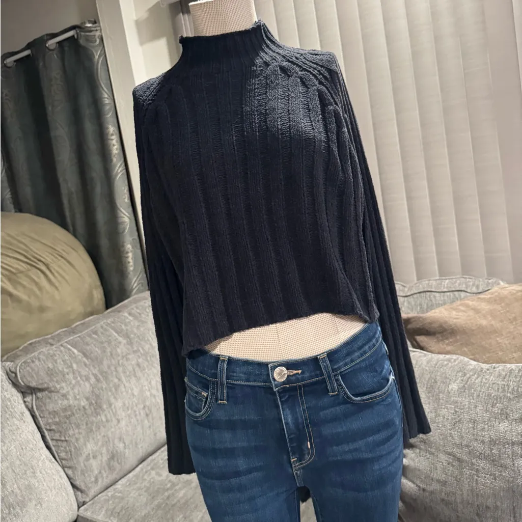 American Eagle Outfitters Dark Gray Turtleneck Sweater - Image 5