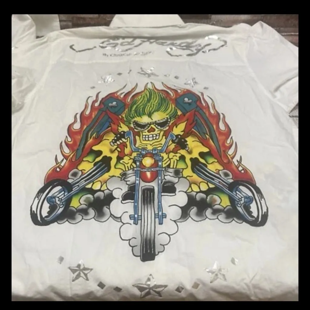 Ed Hardy White Shirt with Black Tattoo Graphics - Image 8