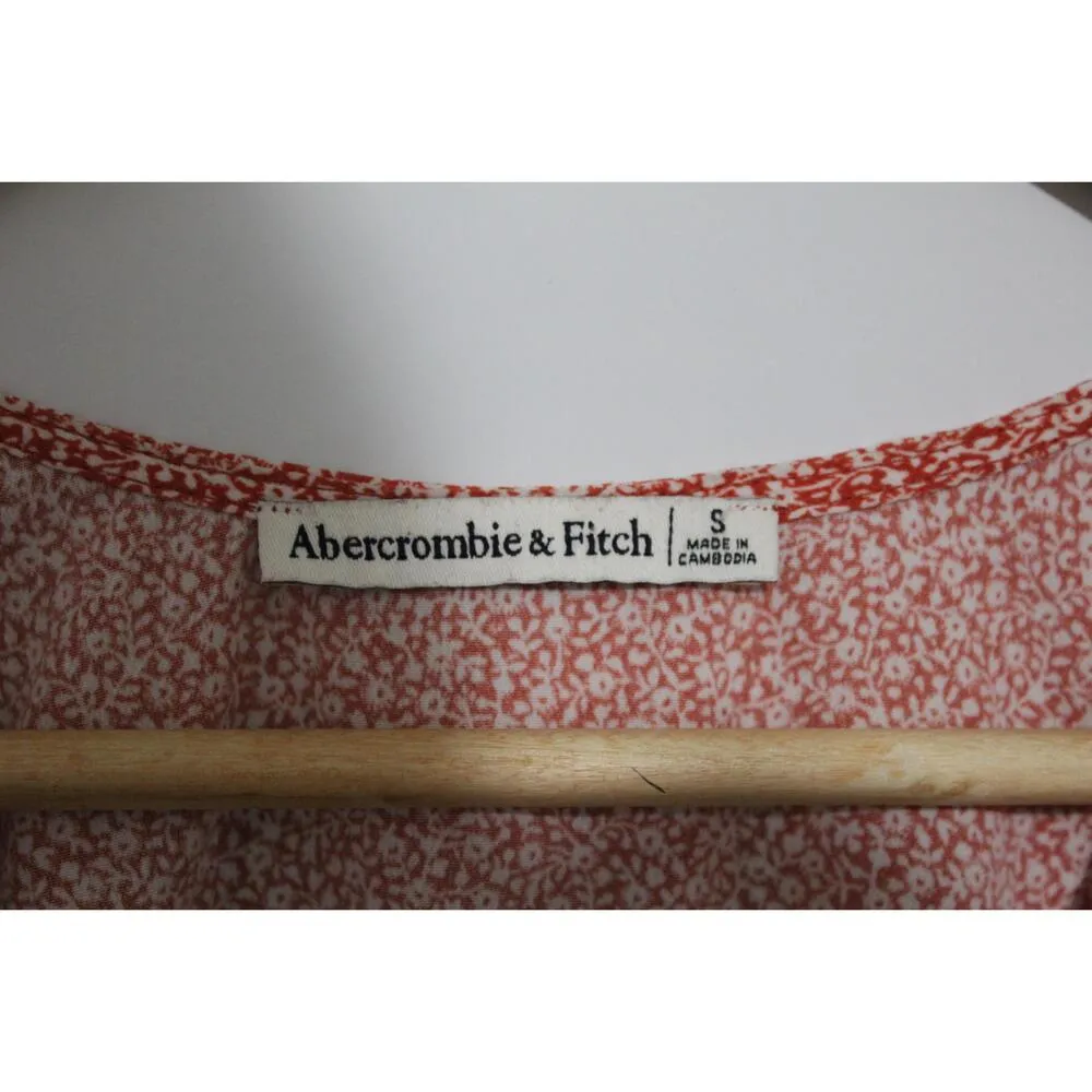 Abercrombie & Fitch Red White Floral Short Sleeve V-Neck Blouse Crop Top Size S - Image 3