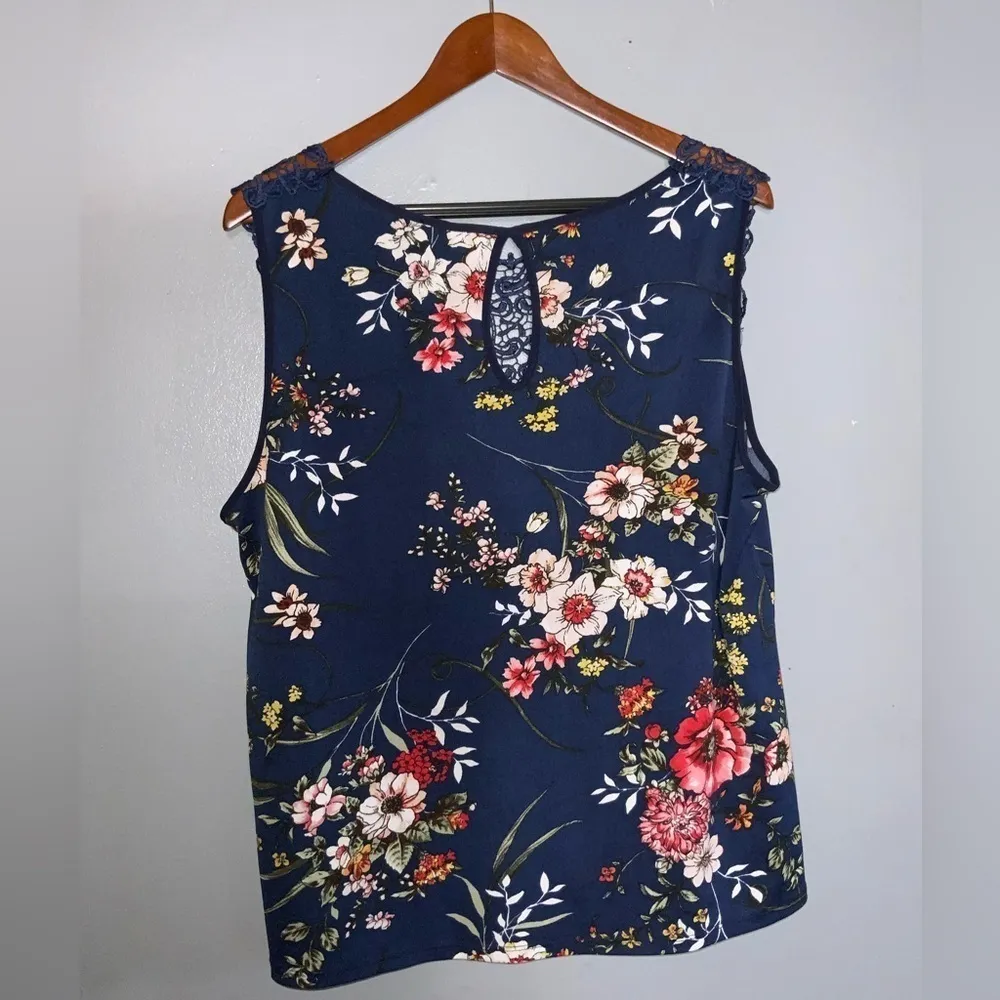 Mauve Blue Floral Sleeveless Stretch Knit Crochet Front Flowy Blouse 2X - Image 8