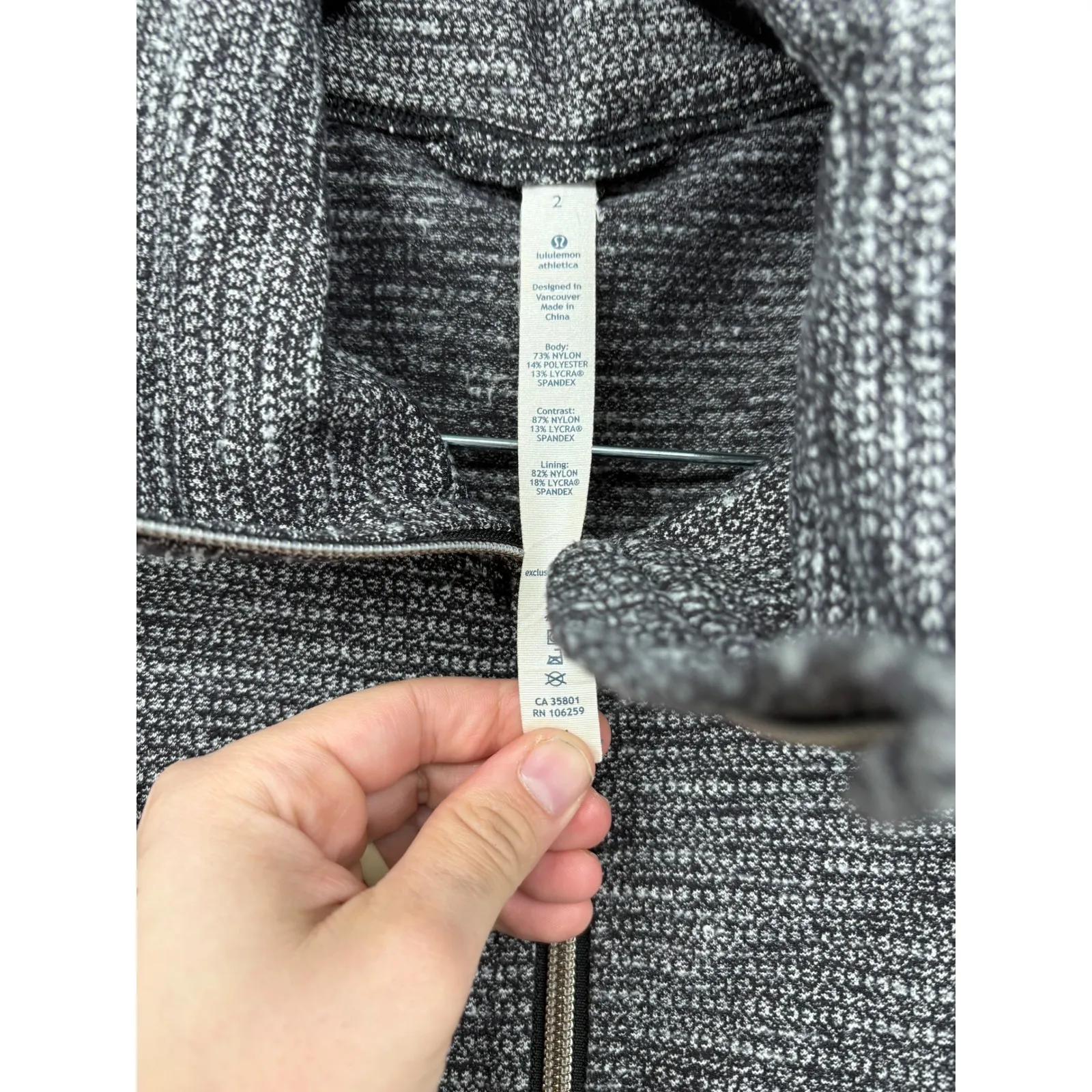 Lululemon Daily Yoga Jacket in Coco Pique Black/Gray Size 2 - Image 5