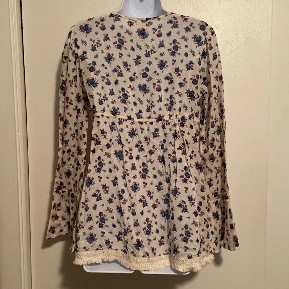 Decree  Boho Cottage Core Lace Front Peasant Blouse - Image 5