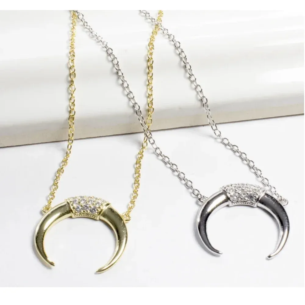 NEW Women's Gold-Plated Crescent Moon Horn‎ Necklace Size 16 + 2” - Image 2