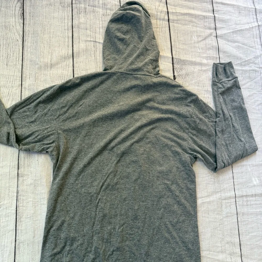 Disney Parks Disneyland size medium gray long sleeve hooded T-shirt plaid Mickey - Image 12