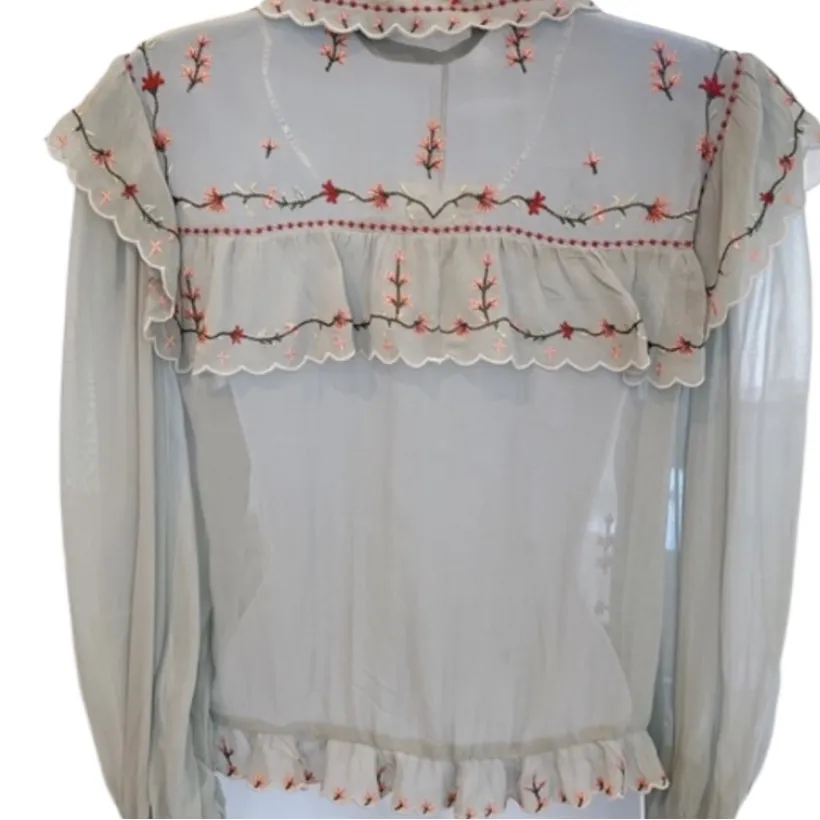 Zara Limited Edition
Embroidered Vintage Floral
Cottage Prairie Romantic Top - Image 7