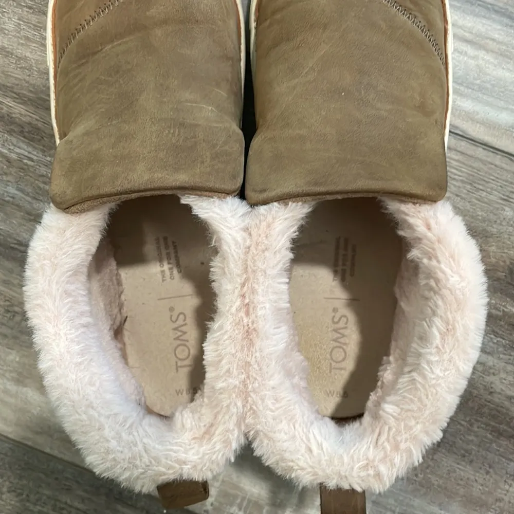 Tom's Women's Paxton Slipon Sneakers with furry insides brown nubuck size 8.5 - Image 7