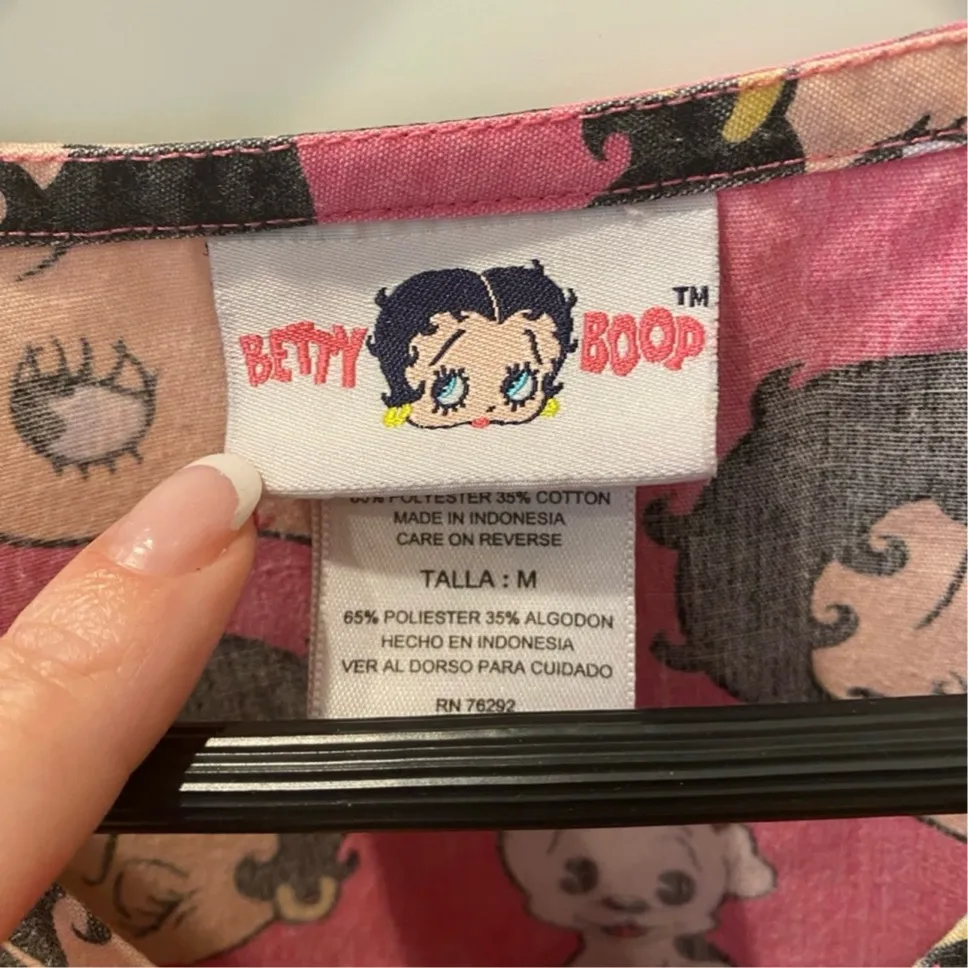 Retro Betty Boop Scrubs Shirt Nursing Top Pink M Cartoon - Image 5