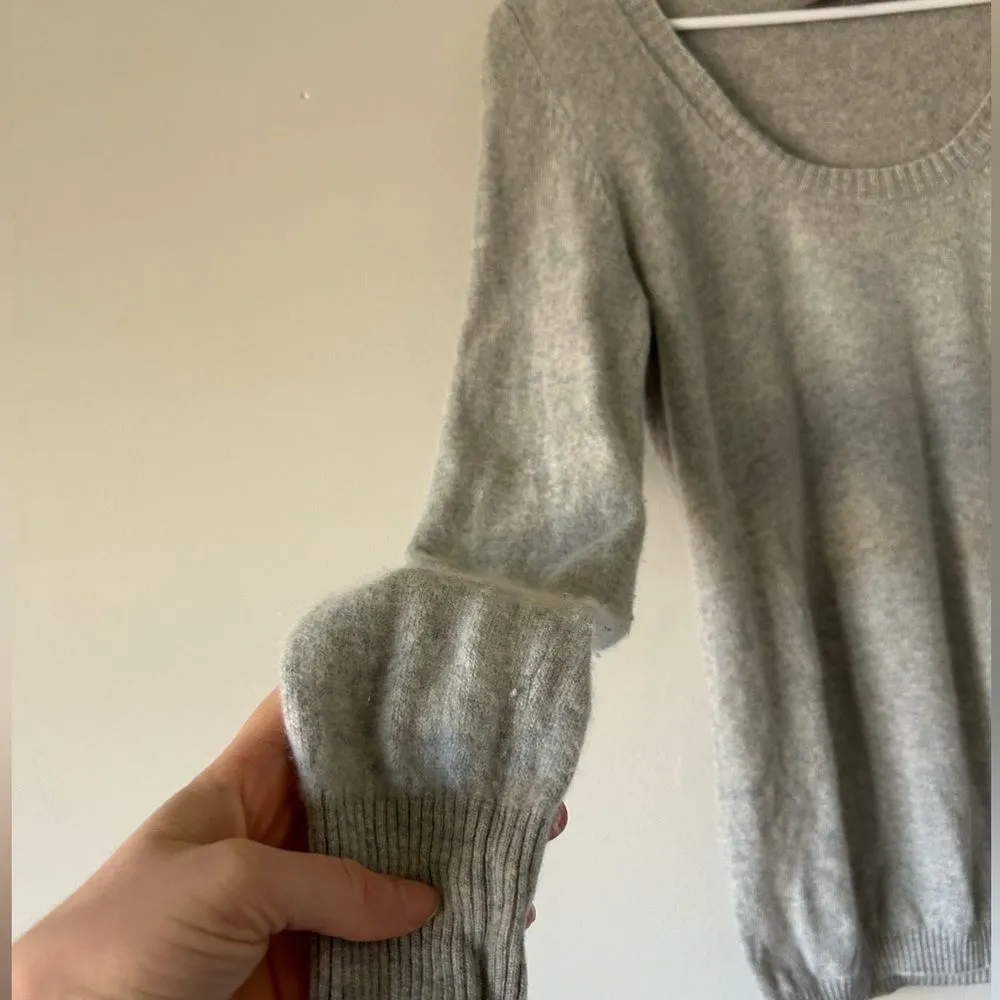 Kathy Ireland 100% Cashmere Grey Scoopneck Sweater Size Small Chic Staple Career - Image 4