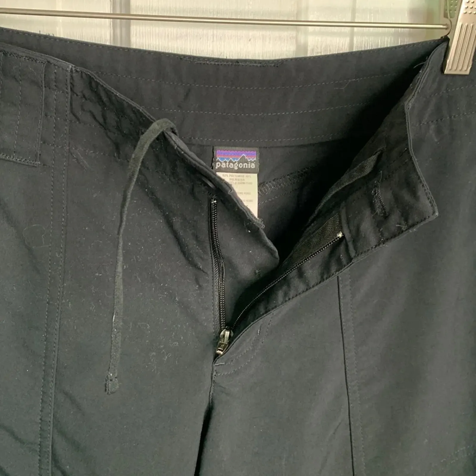 Patagonia Women’s Black Inter-Continental Capris Outdoors Pants W-438 Sz 6 - Image 3