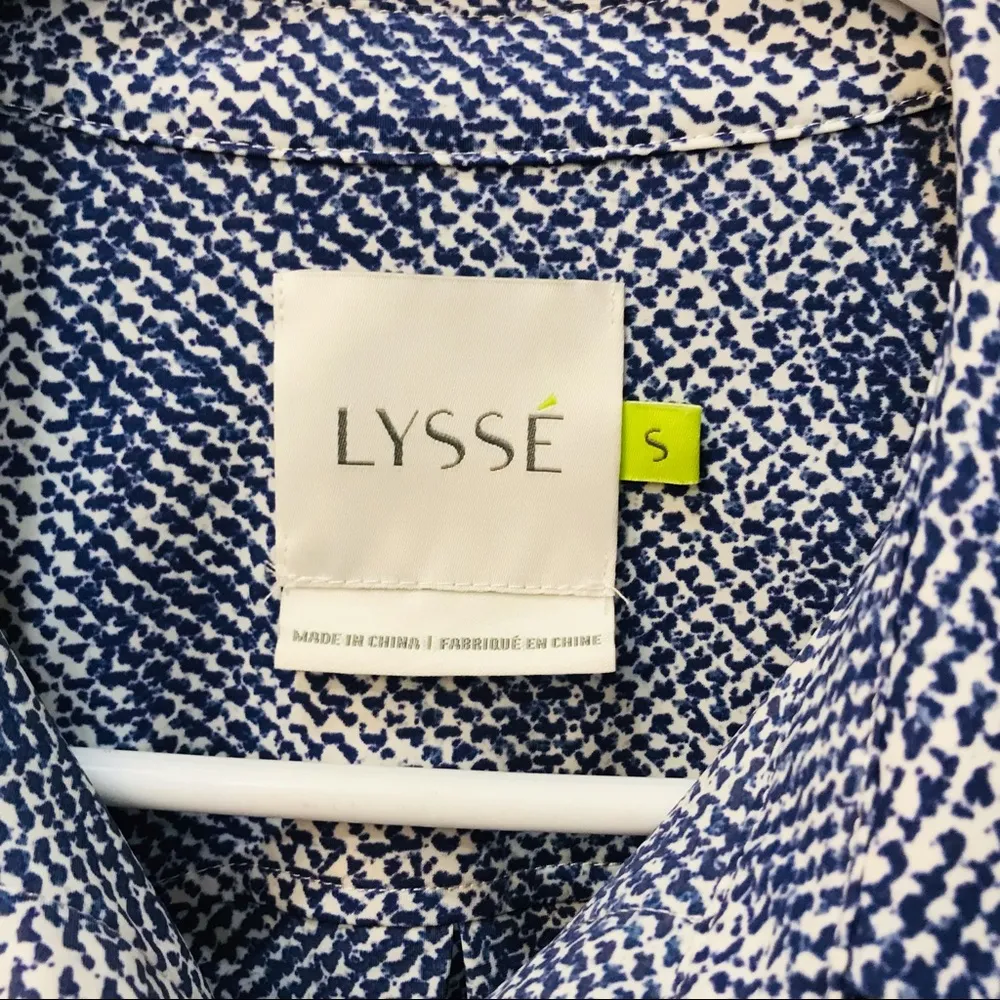 Lyssé Women's blue white Blouse size small - Image 6