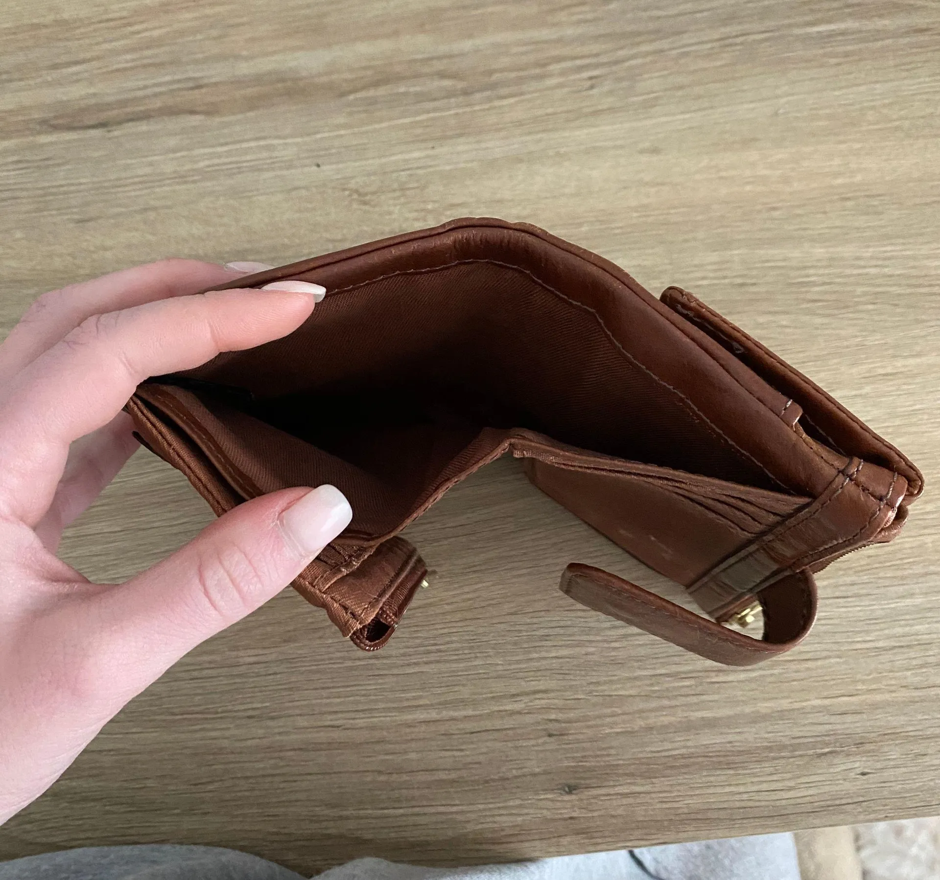 Fossil Leather Wallet - Image 6