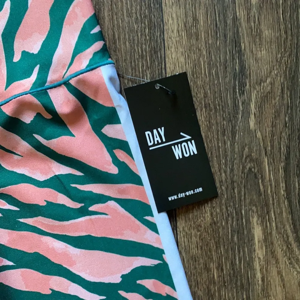 Zebra Color Block Tights Pink Size 6 - Image 5