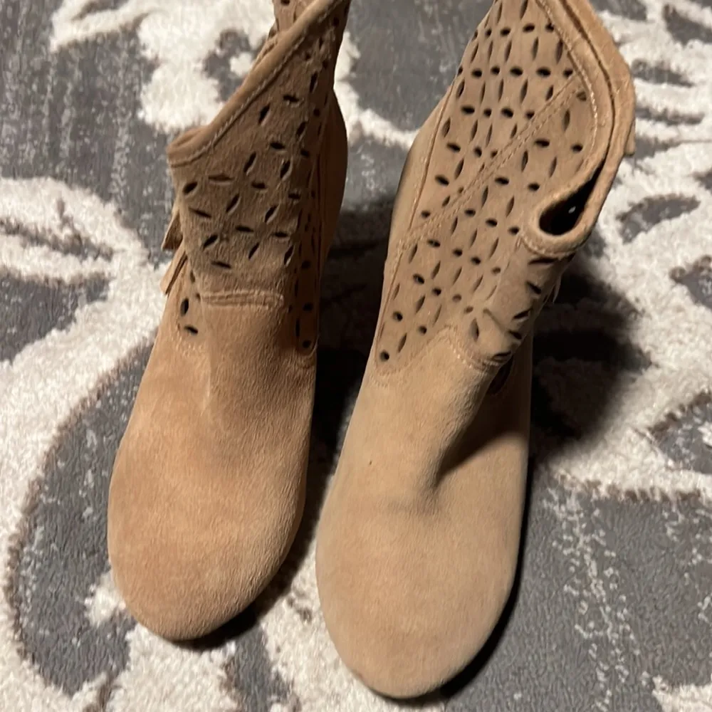 Jessica Simpson ankle suede fringe booties. New - Image 3