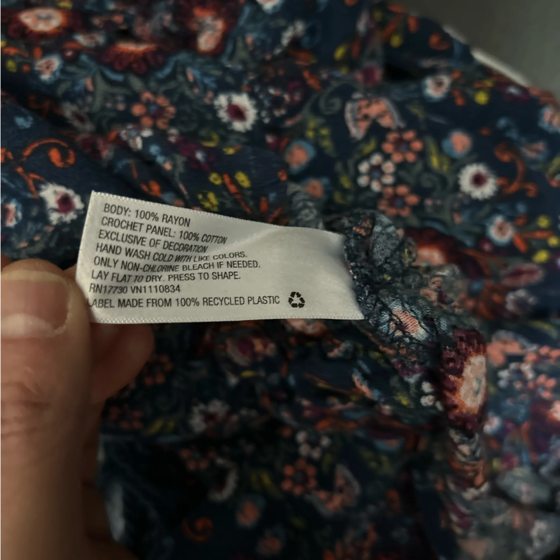 Mossimo Floral Romper Scoop Neck Boho Tie Waist Size Medium Blue - Image 5