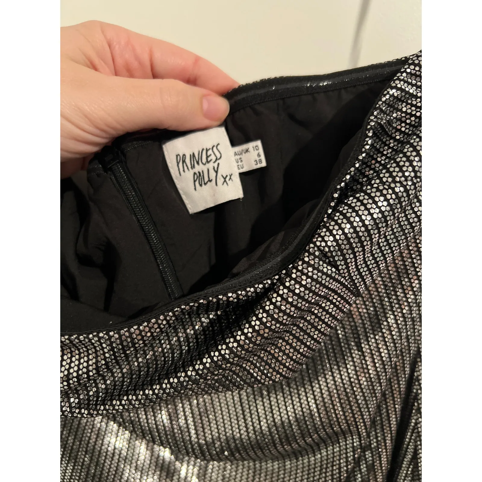 Princess Polly Shiny Strapless Dress – Size 6 - Image 3