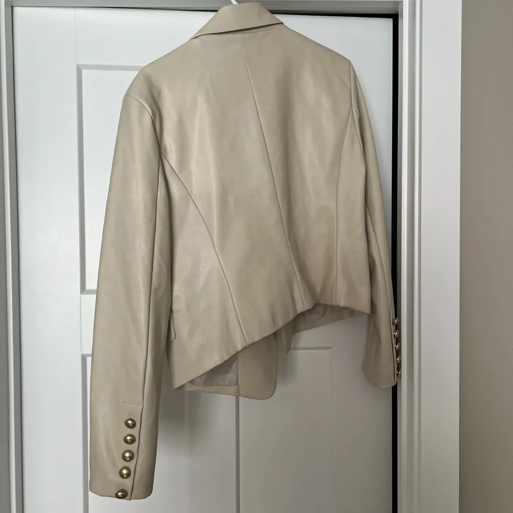 Dolce Cabo Cream Blazer with Gold Buttons Size L - Image 5