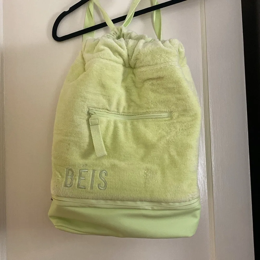 BEIS Terry Backpack Cooler, Citron - Image 5