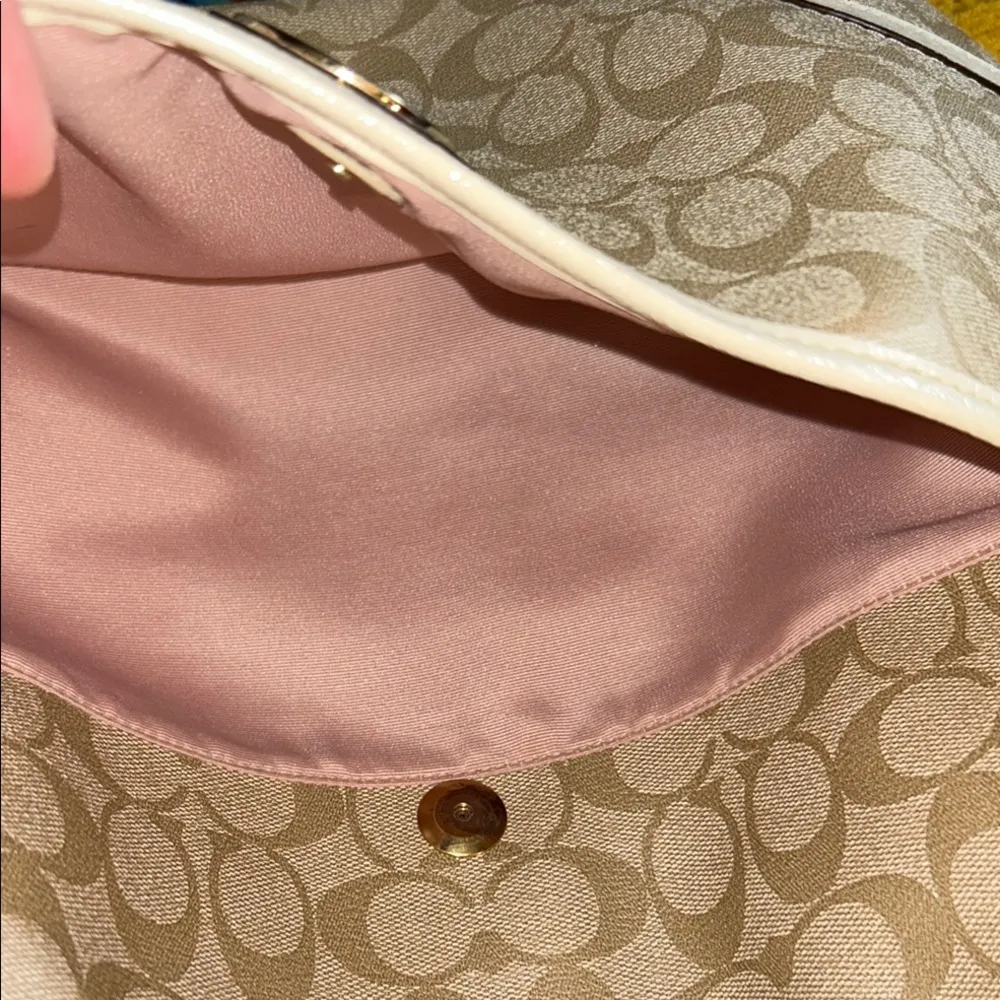 Coach Beige Signature Monogram Coated Canvas Crossbody/ Shoulder Bag - Image 8