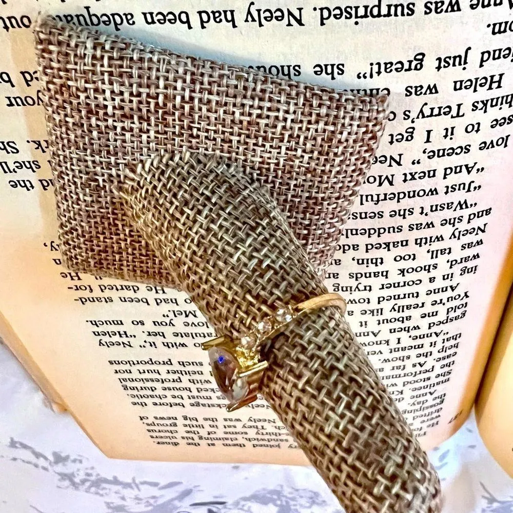 Heart Shaped Rhinestone Gold Tone Ring Sz 7.5 Gold - Image 4