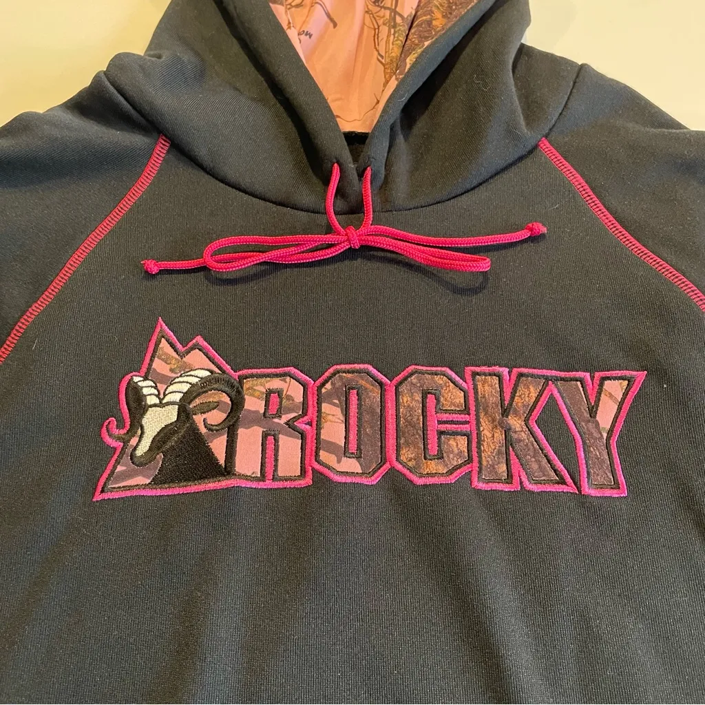 Rocky Hooded Fleece Sweatshirt Size Medium Black Pink NWT Kangaroo Pocket - Image 3