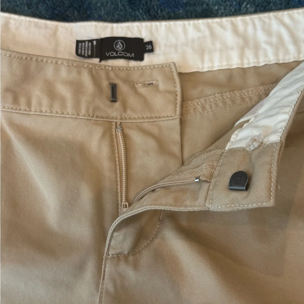 Volcom Khaki Chino Shorts Women’s 26 Coastal Cool Retro Preppy Surf Girl Beach - Image 3