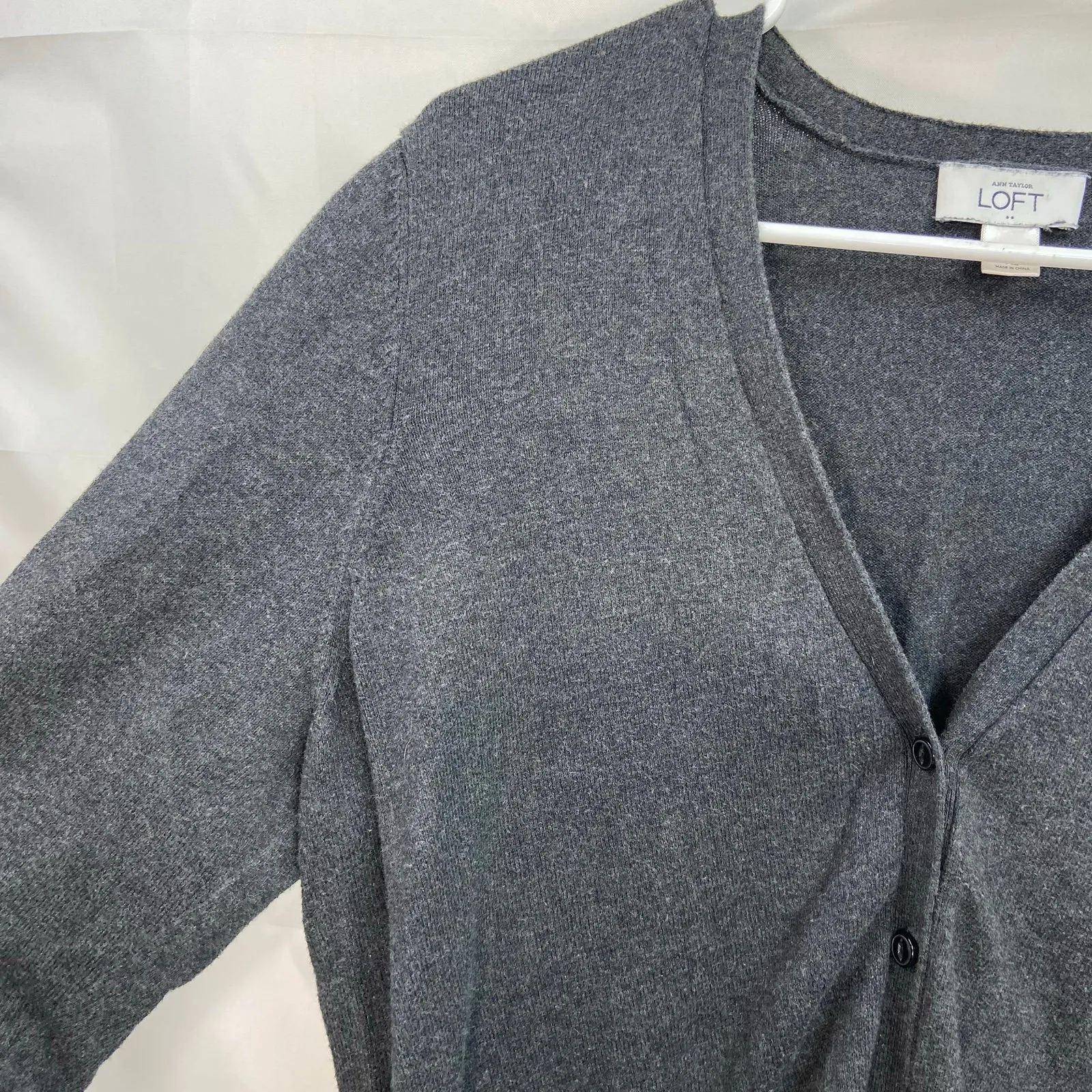 Ann Taylor LOFT women's gray black floral lace button v-neck cardigan sweater XL - Image 5