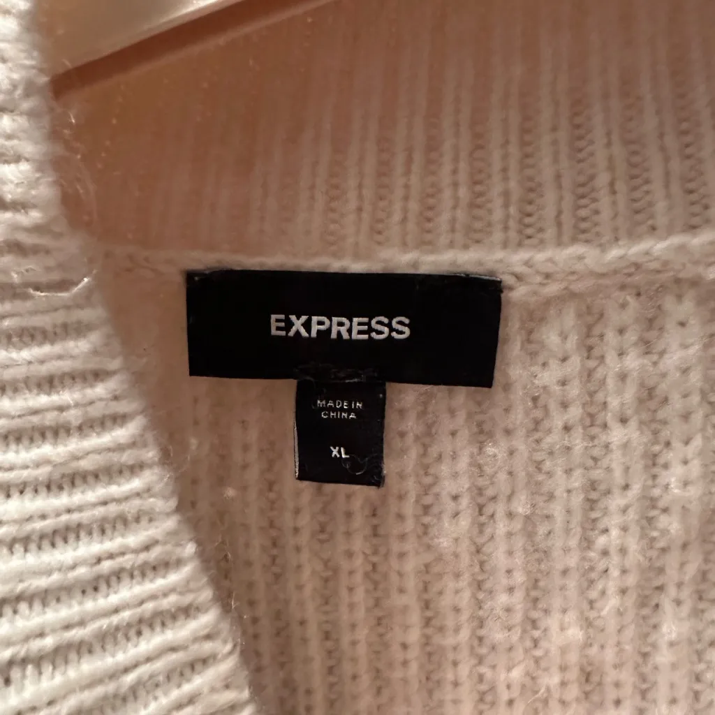 Express Off-White Knit Pullover - Image 3