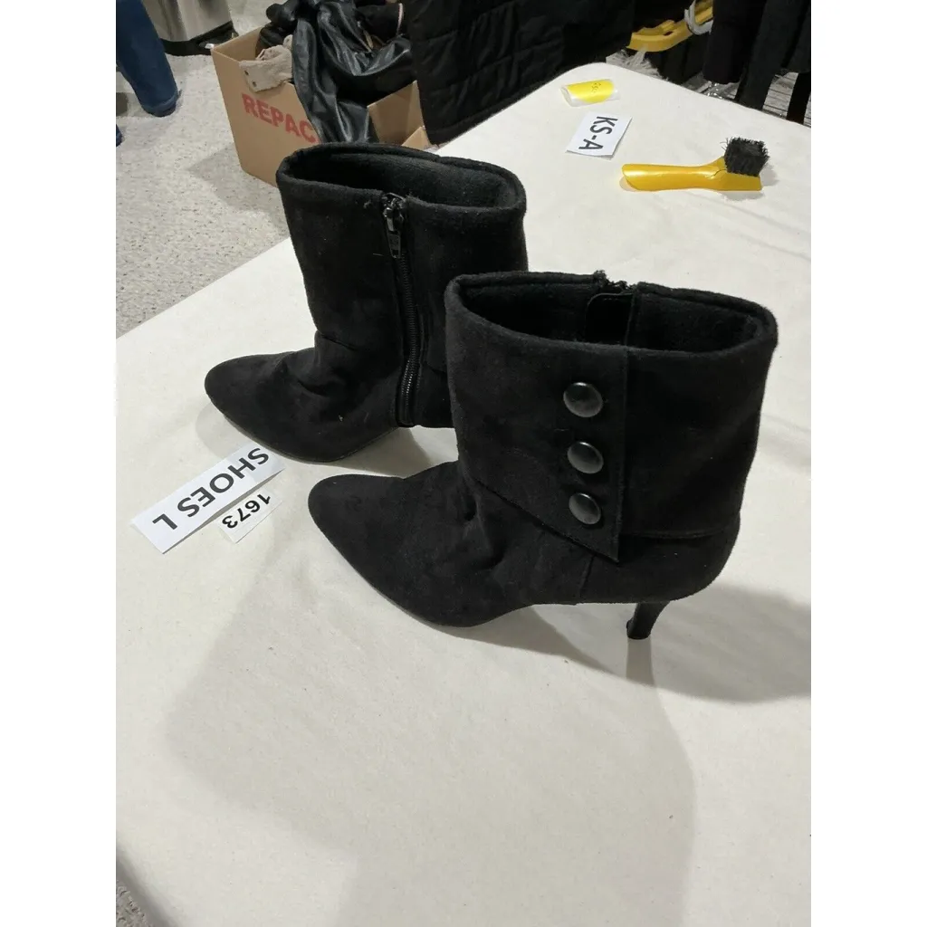 Womans Fioni Black Faux Suede Side Zip Ankle Boots Heels 7.5 W - Image 3