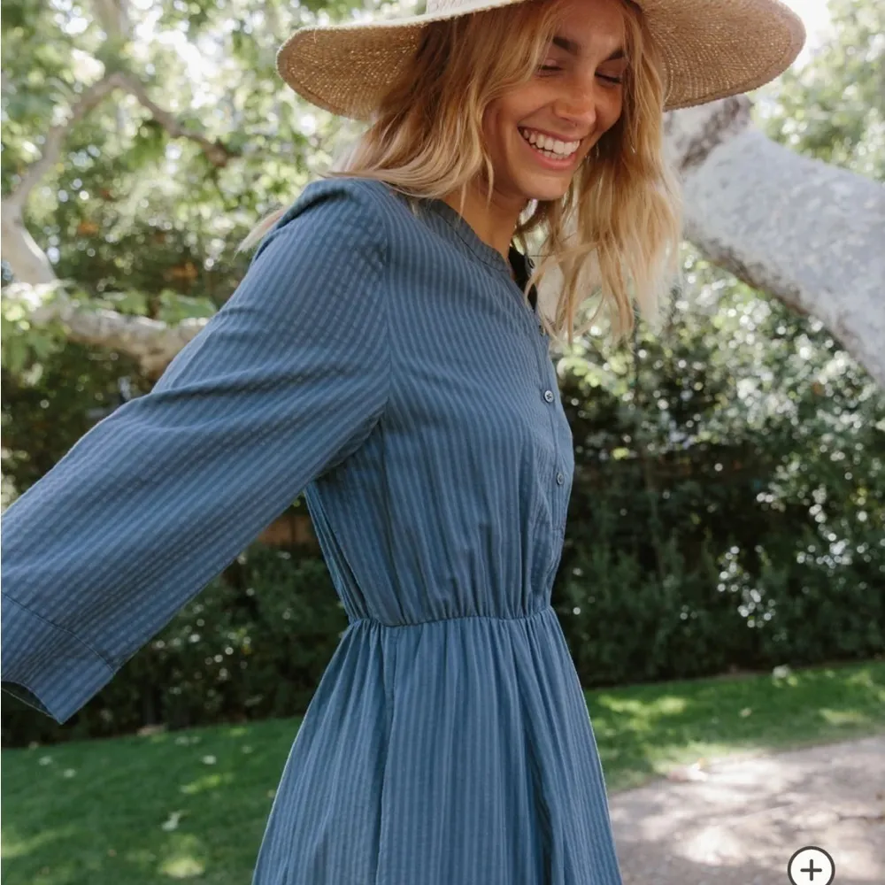 New Jenni Kayne Seersucker Shirt Dress, New with out Tags - Image 5