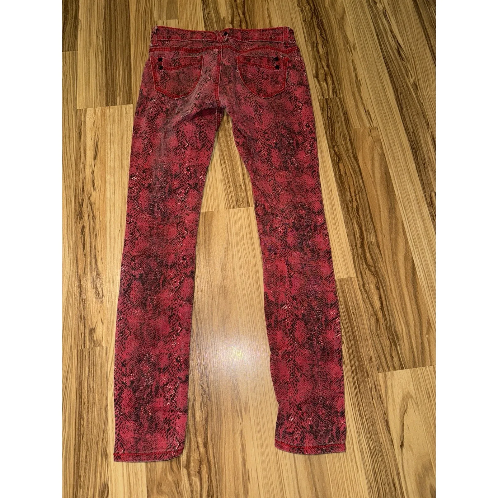 Hot Kiss Skinny Lily‎ Red Black Snake Print Jeans Size 5 - Image 6
