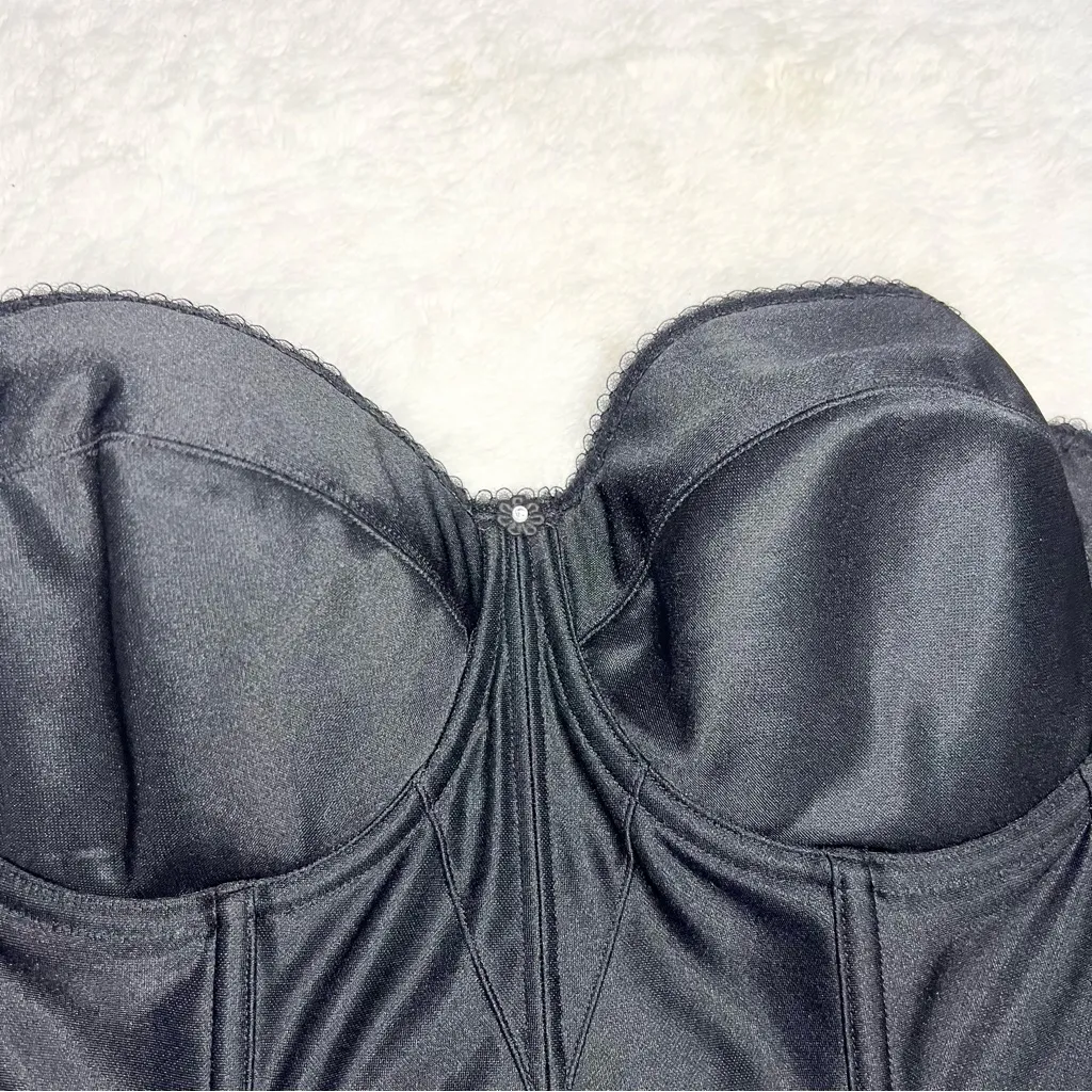Vintage Undercover Black Satin Bustier Corset Top Size 38D Sexy Shapewear - Image 2
