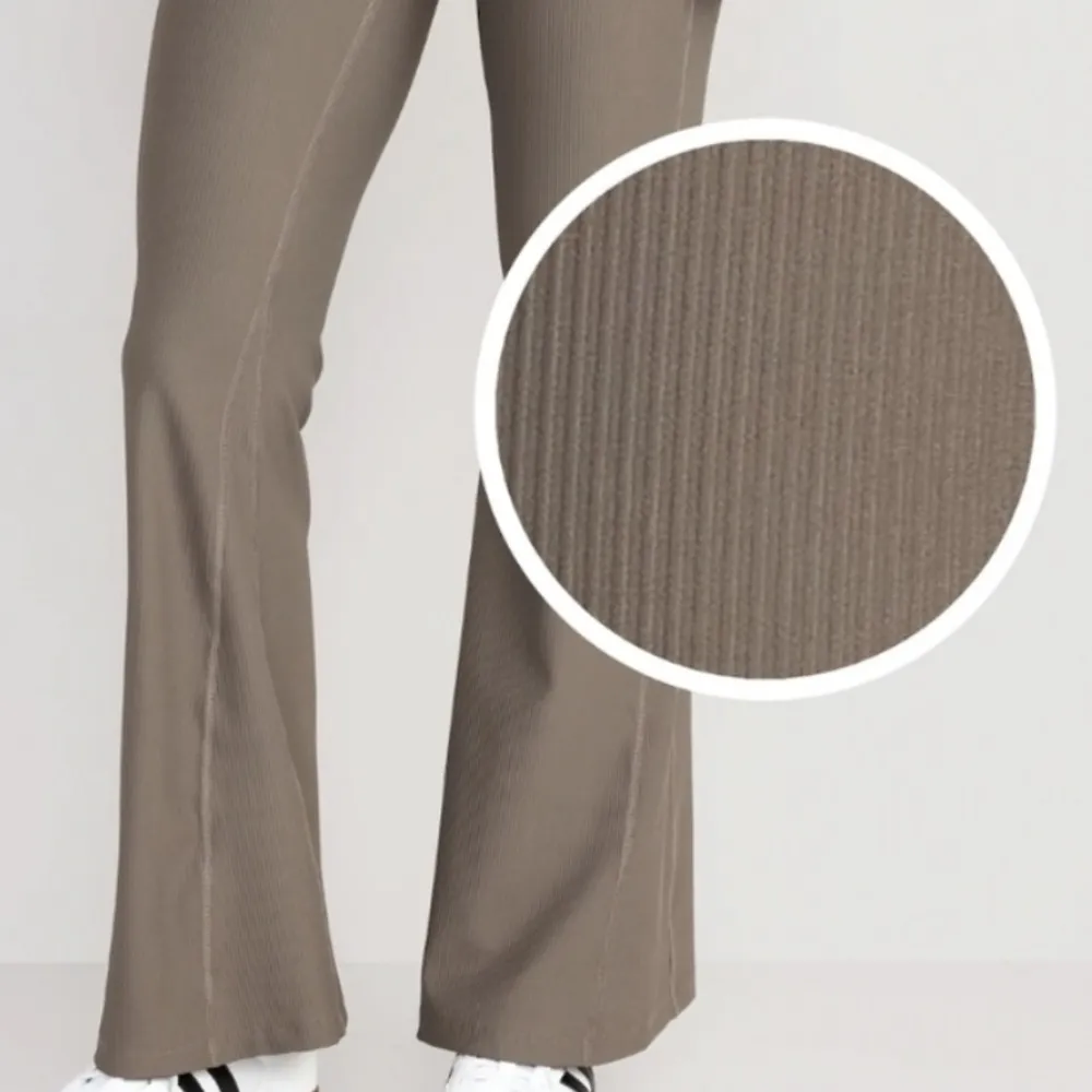 Old Navy Extra High-Waisted PowerSoft Rib-Knit Super Flare Leggings Temple Stone - Image 4