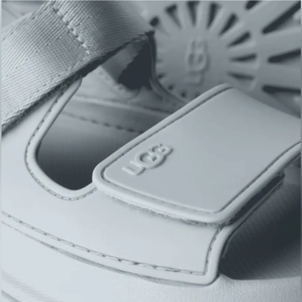 UGG NWT 
WOMEN'S GOLDENGLOW SANDAL - Image 2