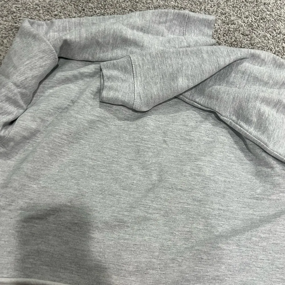 NWOT Tampa sweatshirt Gray Size M - Image 4