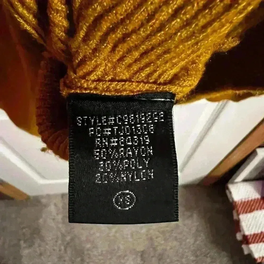 Cyrus Mustard Yellow sweater - Image 4