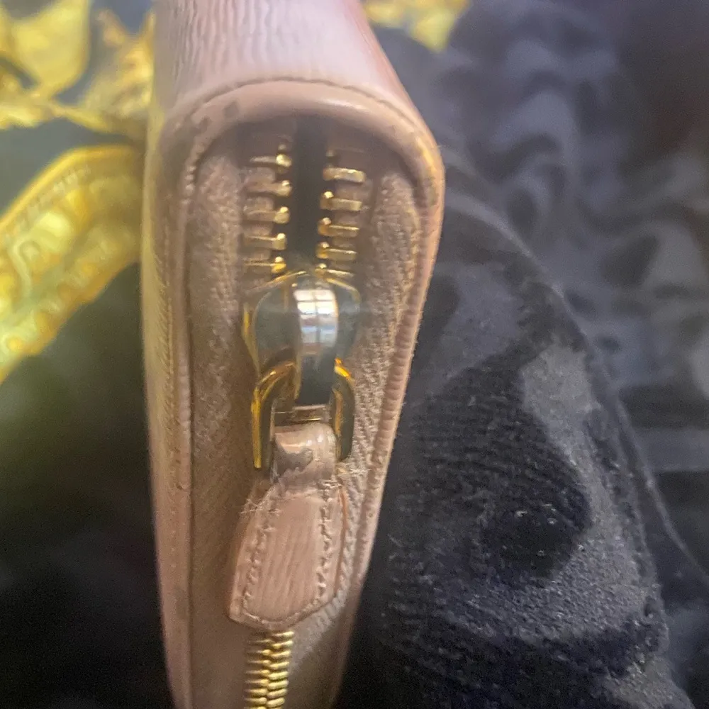 Prada Light pink Zip Wallet - Image 4