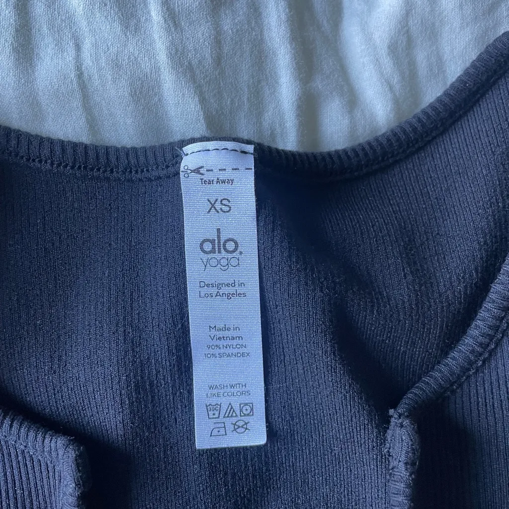 ALO Yoga Ribbed Short Sleeve Top - Image 2