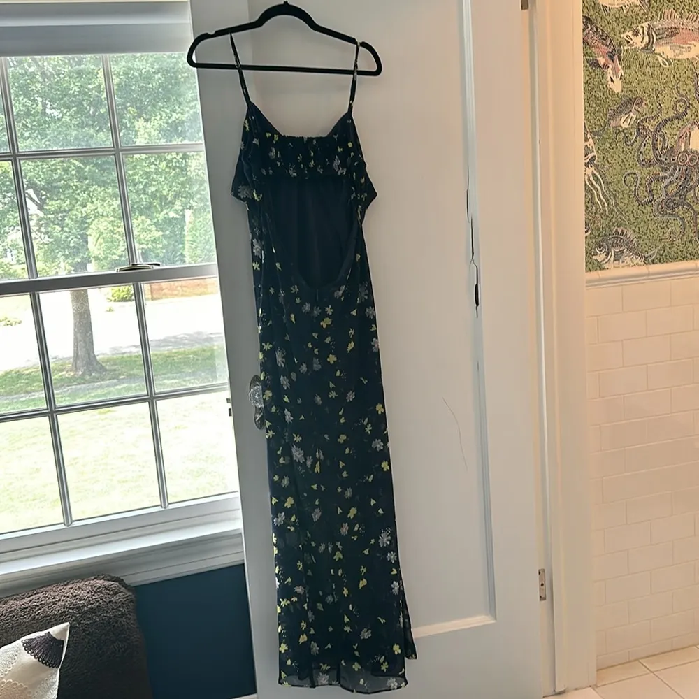 Essue  Maxi dress with a slit - Image 8