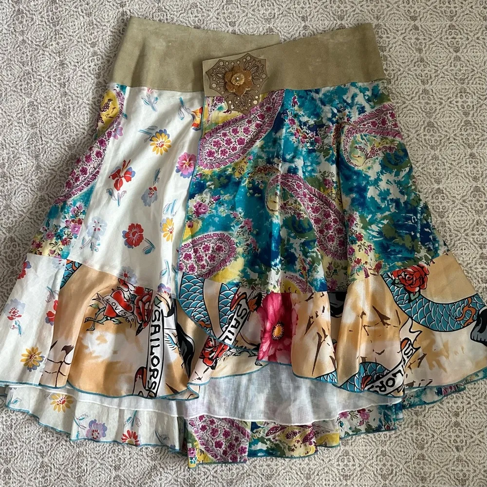 Stiletto Y2K Graphic Print Skirt Size 6 - Image 3