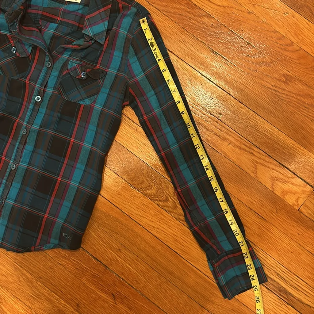 Roxy Vintage Flannel Button Down Shirt - Image 11