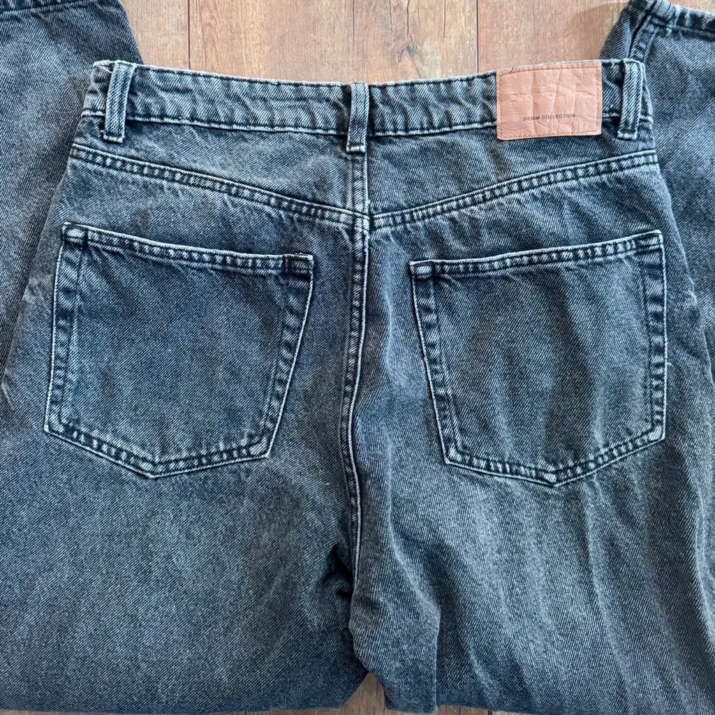 Bershka High Rise Black Mom Straight Leg Jean Size 8 - Image 9