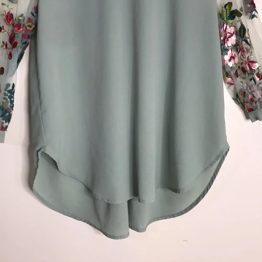 Umgee Mint Green Crepe Sheer floral Embroidered Sleeves A-line tunic top size S - Image 5