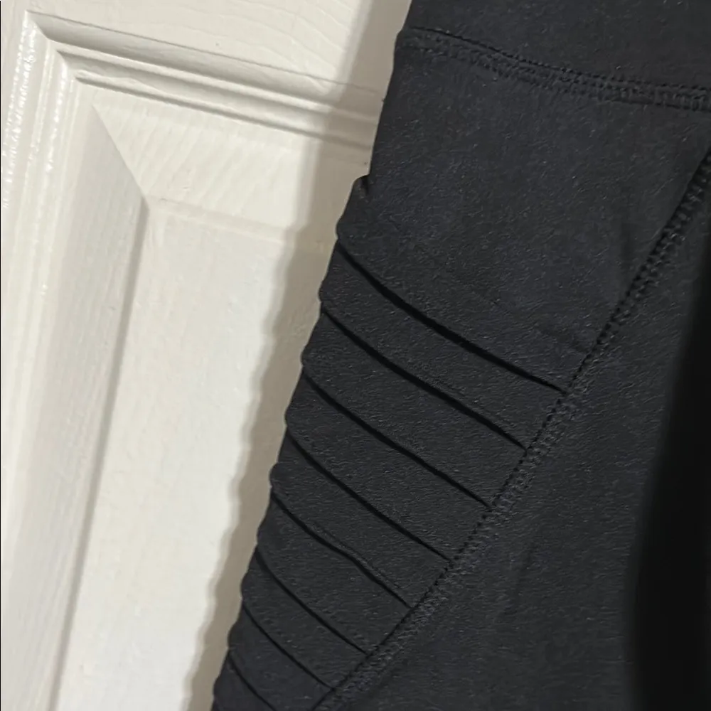 NWOT Nicole Miller Black Leggings - Image 3