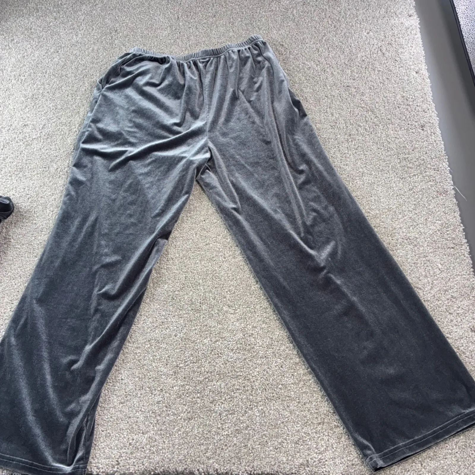 Pinstory‎ Womens L Velour Lounge Set Grey Sleepwear Soft Comfortable Cozy Casual Gray Size L - Image 7