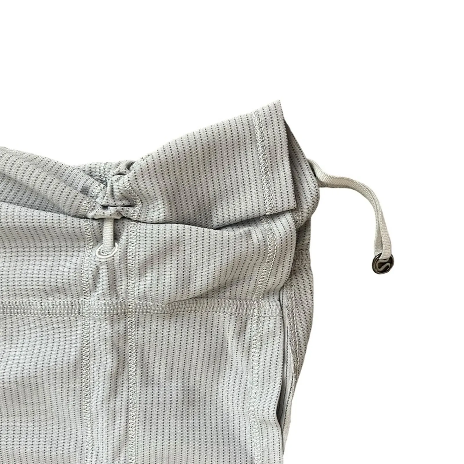 Lululemon Women’s Hustle And Bustle Drawstring Waist White  Gray Tank Top Sz 12 - Image 10