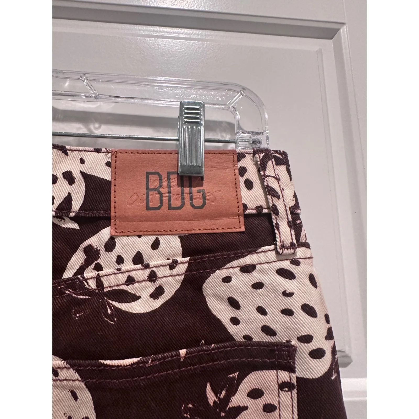 Urban Outfitters BDG 90s Bootcut Brown Cream Strawberry Pants Size 25 NWT Cotton - Image 8