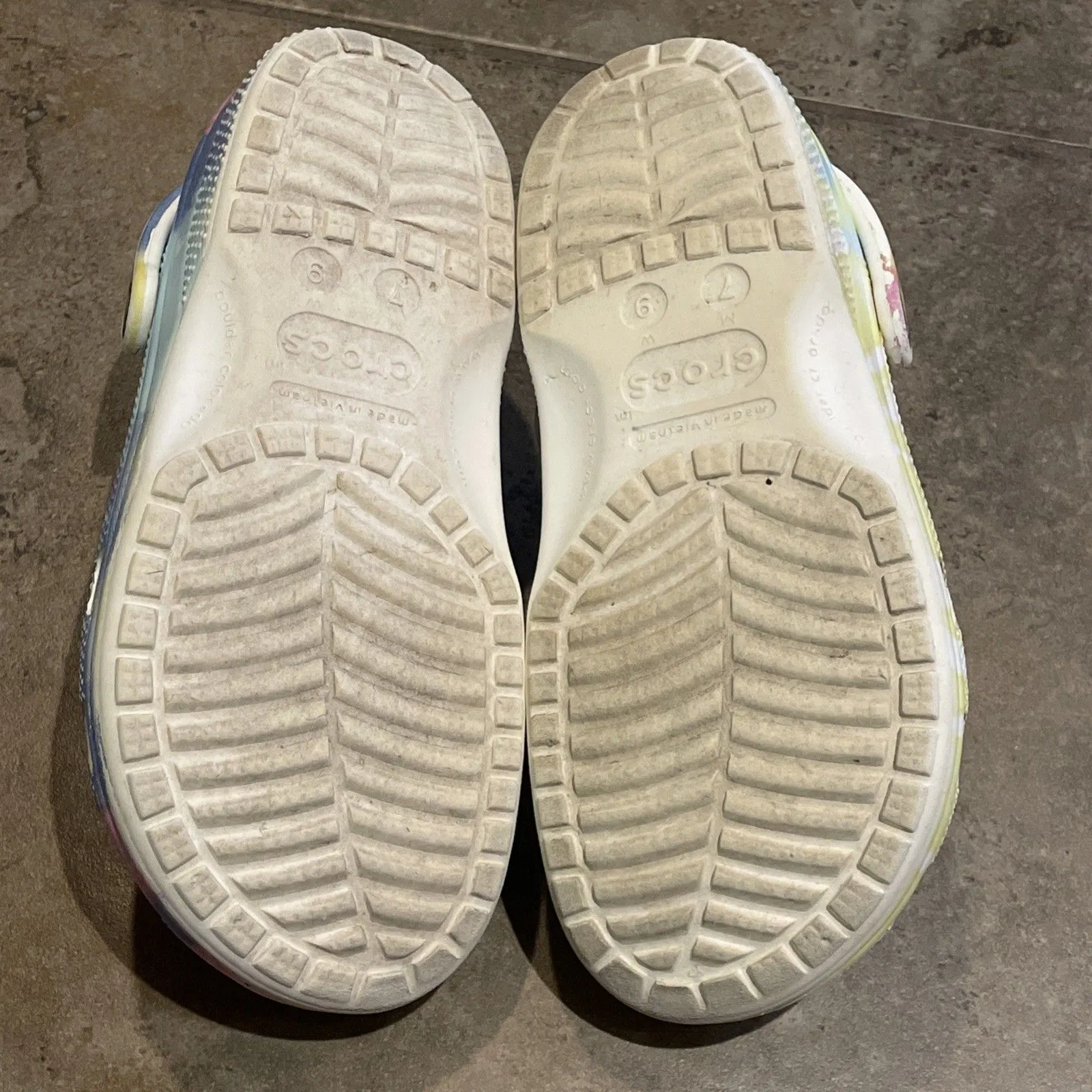CROCS White Pastel Tie Dye Clog Sandal Shoes Unisex Mens 7 Womens 9 - Image 7